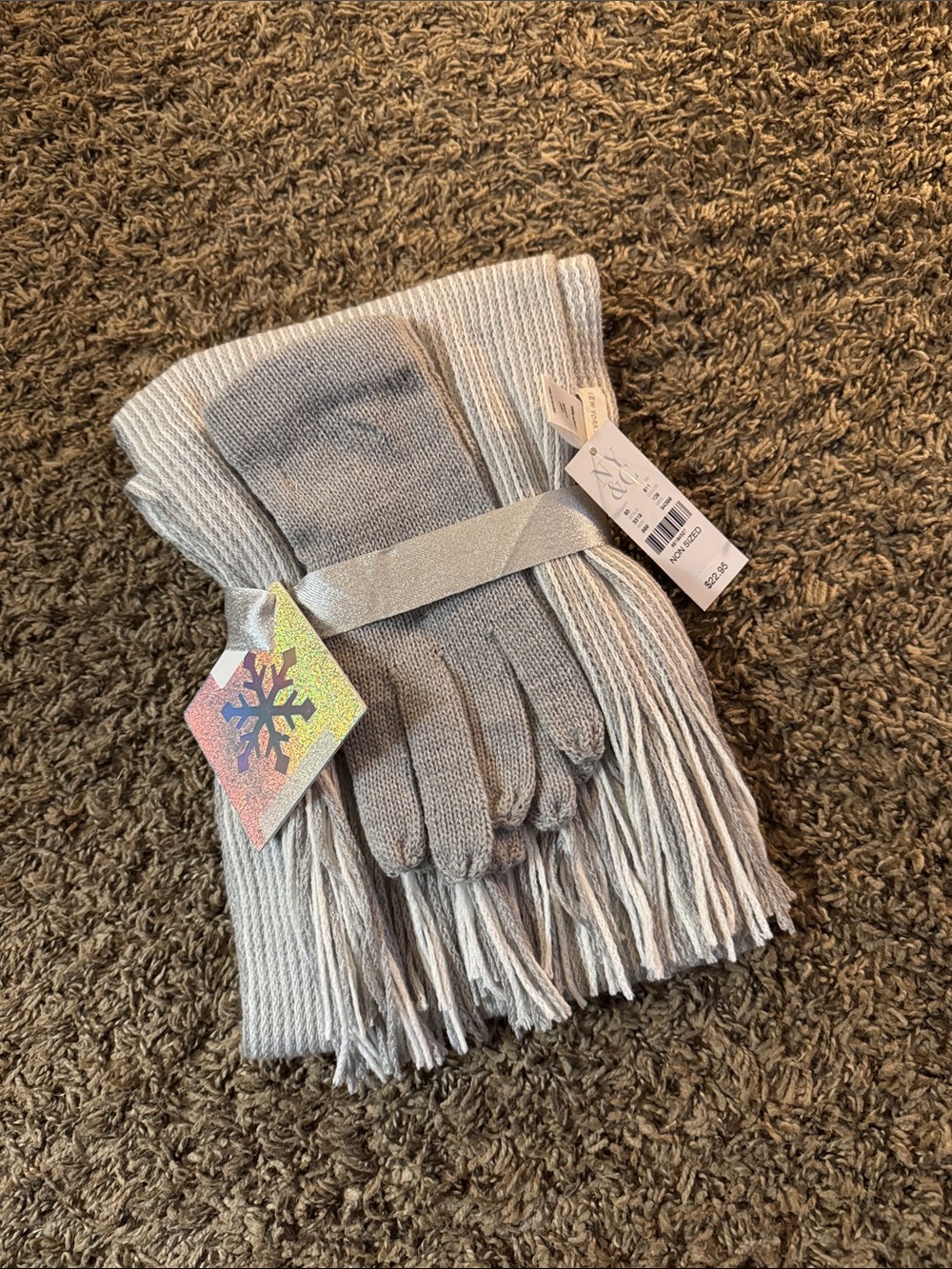 Glove and scarf set